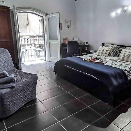 Intero Appartamento Su Via Tortona-Darsena-Navigli Milão Exterior foto